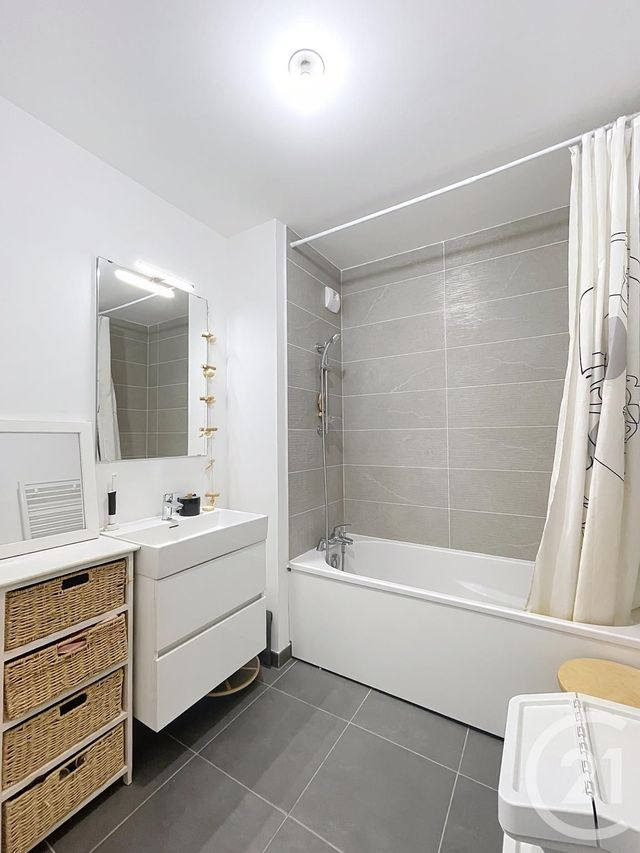 Appartement T3 à vendre - 3 pièces - 64,84 m2 - Compiegne - 60 - PICARDIE