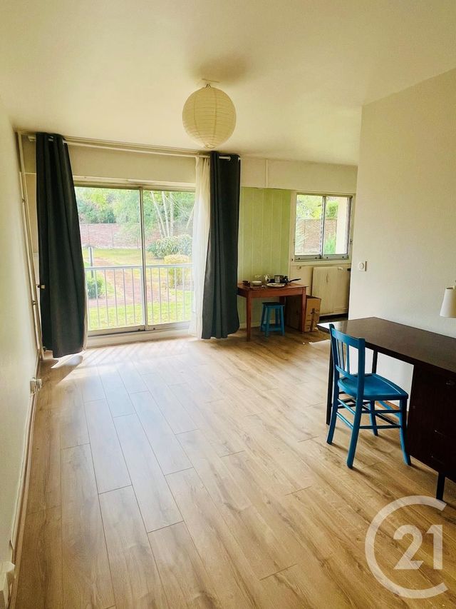 Appartement F1 à louer - 1 pièce - 25,20 m2 - Compiegne - 60 - PICARDIE