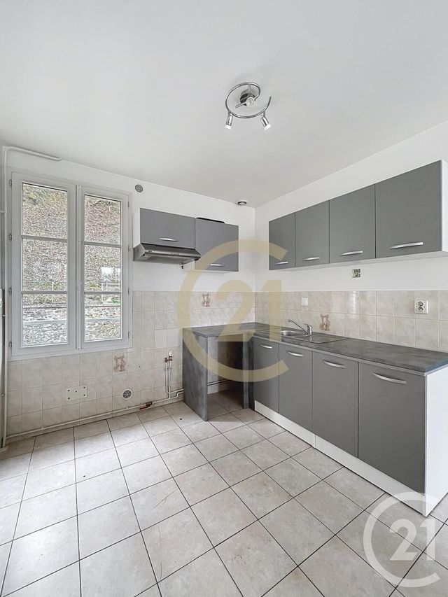 Appartement F4 à louer - 4 pièces - 71,81 m2 - Pierrefonds - 60 - PICARDIE