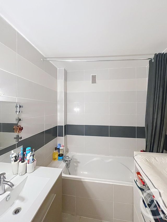 Appartement à vendre - 3 pièces - 73,43 m2 - Compiegne - 60 - PICARDIE