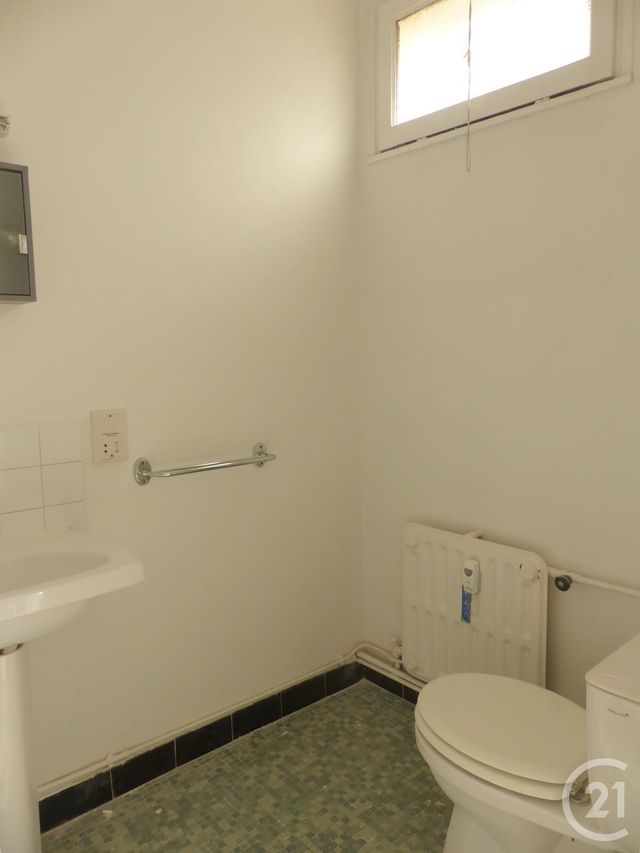 Afficher la photo en grand Appartement F1 à louer - 1 pièce - 23 m2 - Compiegne - 60 - PICARDIE