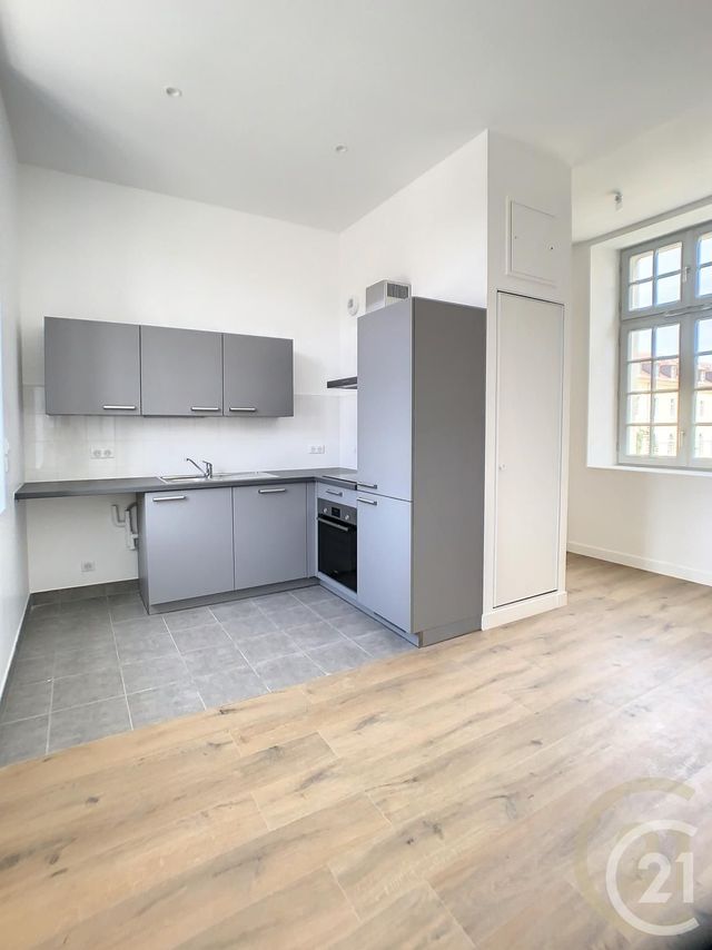 Appartement F2 à louer - 3 pièces - 52,14 m2 - Compiegne - 60 - PICARDIE