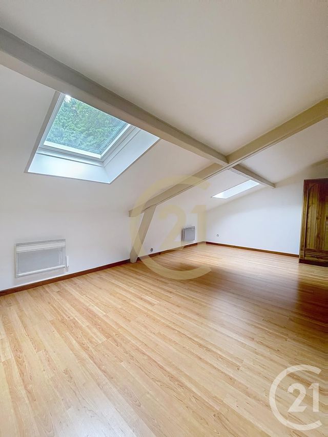 Afficher la photo en grand Appartement F3 à louer - 4 pièces - 87,73 m2 - Pierrefonds - 60 - PICARDIE