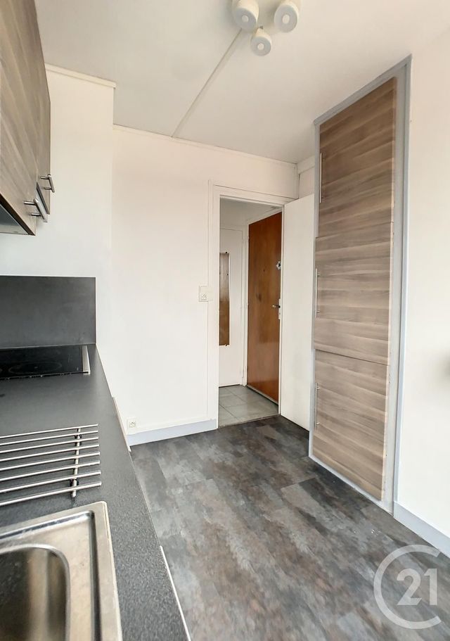 Afficher la photo en grand Appartement T2 à louer - 2 pièces - 42,18 m2 - Compiegne - 60 - PICARDIE