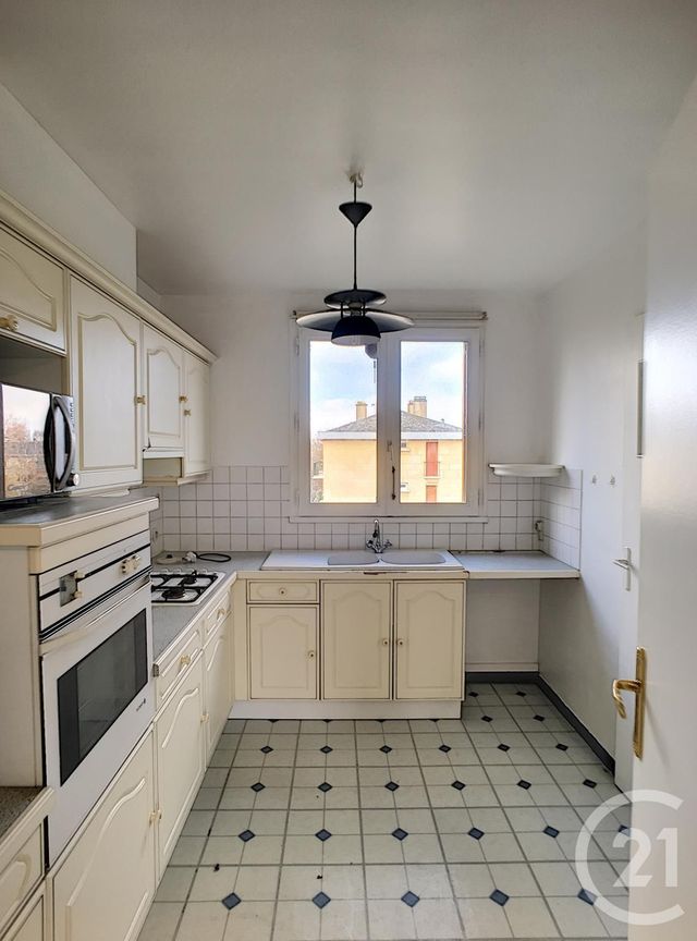 Appartement T4 à vendre - 4 pièces - 72 m2 - Compiegne - 60 - PICARDIE