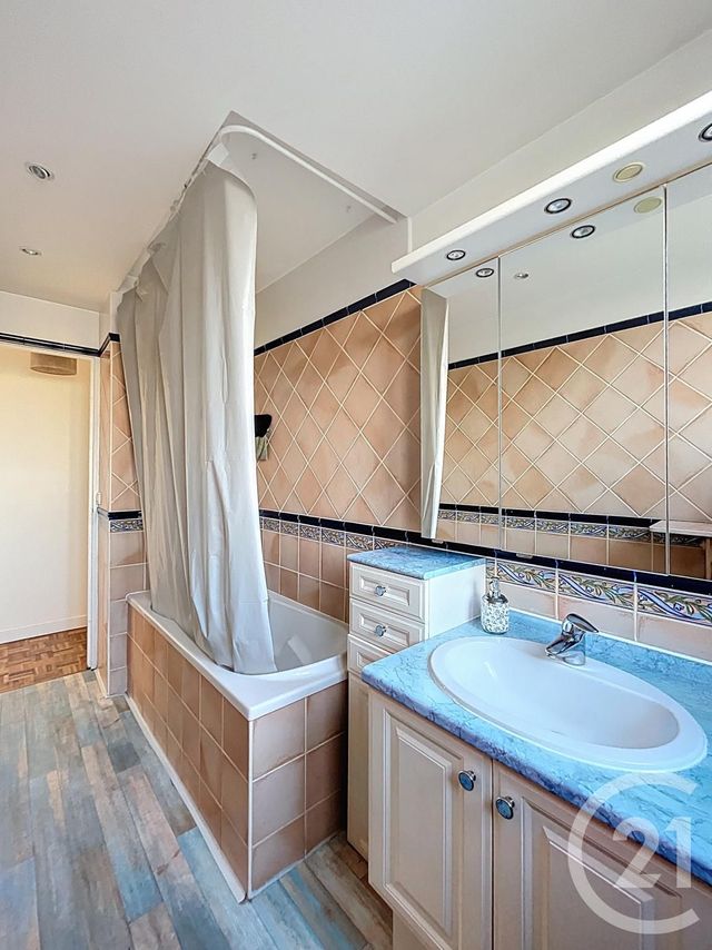 Appartement T4 &agrave; vendre - 4 pi&egrave;ces - 72 m2 - Compiegne - 60 - PICARDIE