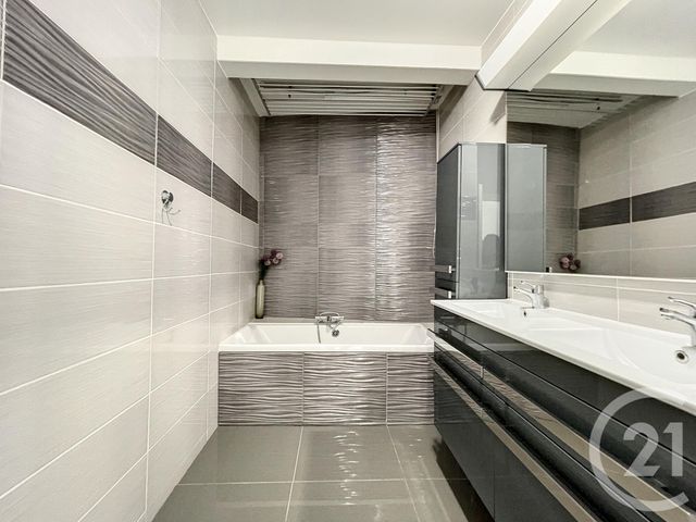 Appartement F3 à louer - 3 pièces - 72,15 m2 - Compiegne - 60 - PICARDIE