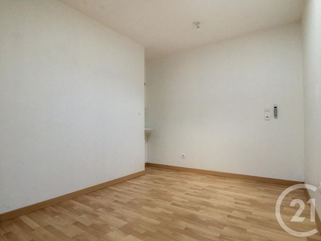 Appartement F4 à louer - 4 pièces - 71,81 m2 - Bethisy St Pierre - 60 - PICARDIE