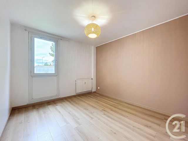 Afficher la photo en grand Appartement F3 à louer - 3 pièces - 74,42 m2 - Compiegne - 60 - PICARDIE