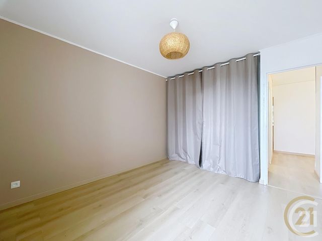 Afficher la photo en grand Appartement F3 à louer - 3 pièces - 74,42 m2 - Compiegne - 60 - PICARDIE