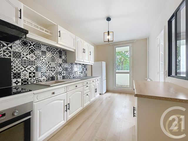 Afficher la photo en grand Appartement F3 à louer - 3 pièces - 74,42 m2 - Compiegne - 60 - PICARDIE