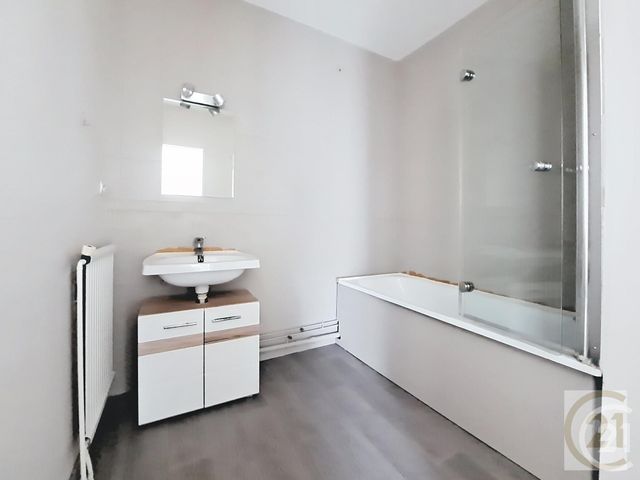 Afficher la photo en grand Appartement F2 à louer - 2 pièces - 52,38 m2 - Compiegne - 60 - PICARDIE