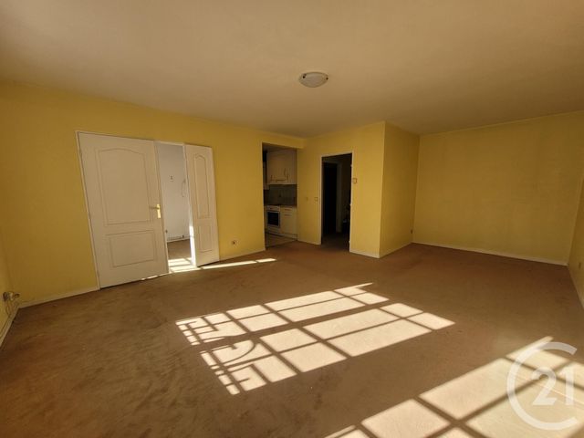 Afficher la photo en grand Appartement F1 bis à vendre - 2 pièces - 50,17 m2 - Compiegne - 60 - PICARDIE
