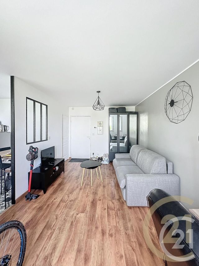 Appartement Studio &agrave; louer - 1 pi&egrave;ce - 28,63 m2 - Compiegne - 60 - PICARDIE