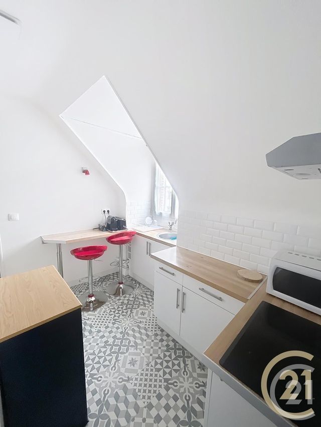 Appartement Studio à louer - 1 pièce - 27,39 m2 - Compiegne - 60 - PICARDIE