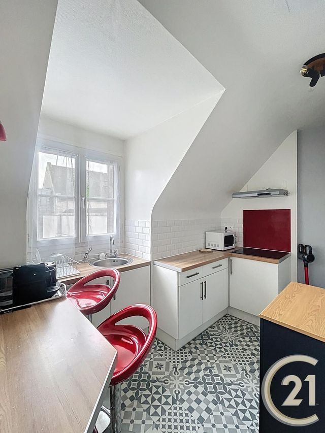 Appartement Studio à louer - 1 pièce - 27,39 m2 - Compiegne - 60 - PICARDIE