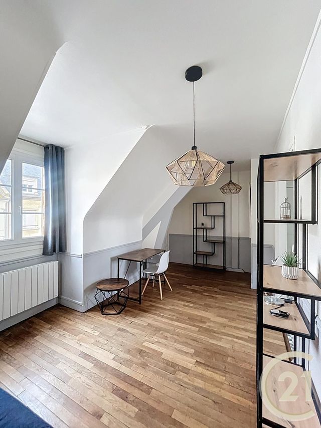 Appartement Studio à louer COMPIEGNE