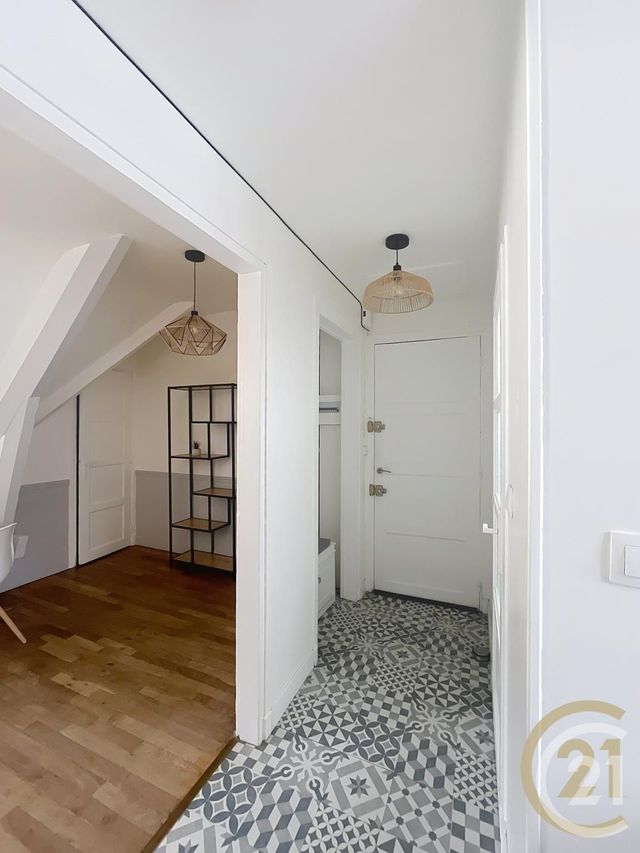 Appartement Studio à louer - 1 pièce - 27,39 m2 - Compiegne - 60 - PICARDIE