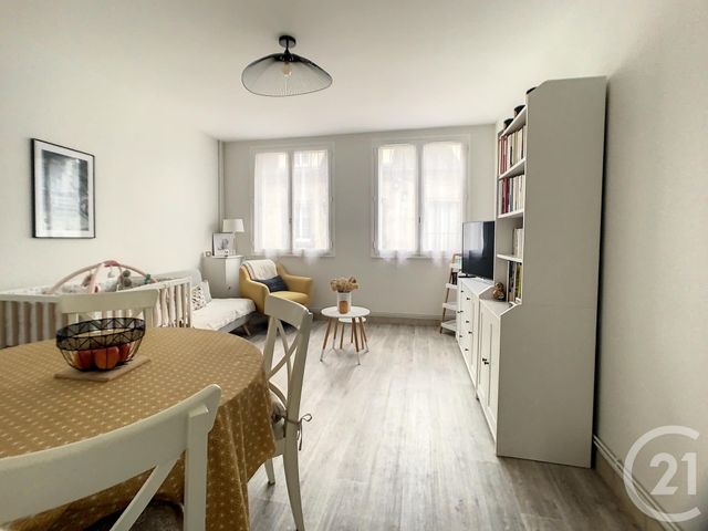 Appartement F3 &agrave; louer - 3 pi&egrave;ces - 52,17 m2 - Compiegne - 60 - PICARDIE