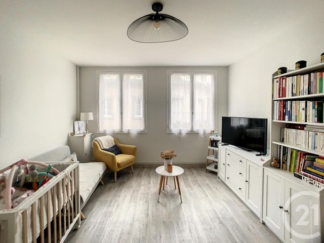 Appartement F3 &agrave; louer - 3 pi&egrave;ces - 52,17 m2 - Compiegne - 60 - PICARDIE