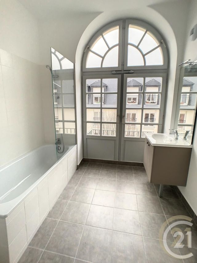 Appartement F5 à louer - 5 pièces - 126,19 m2 - Compiegne - 60 - PICARDIE