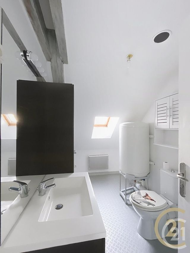 Appartement F2 &agrave; louer - 2 pi&egrave;ces - 43 m2 - Compiegne - 60 - PICARDIE
