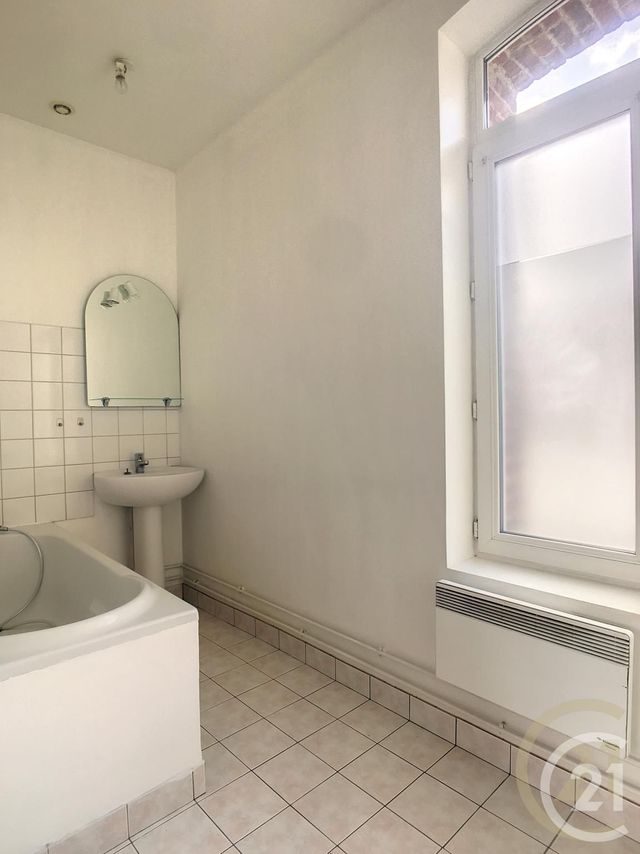 Appartement F3 &agrave; louer - 3 pi&egrave;ces - 41,24 m2 - Bethisy St Pierre - 60 - PICARDIE