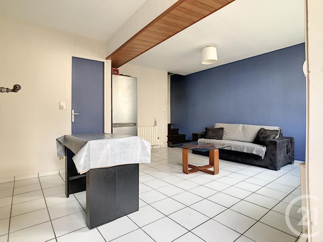 Maison &agrave; louer - 4 pi&egrave;ces - 71,94 m2 - Bethisy St Pierre - 60 - PICARDIE