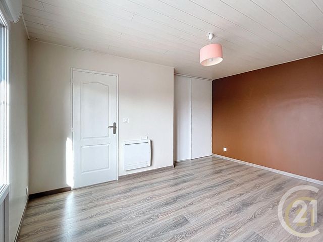 Maison &agrave; louer - 4 pi&egrave;ces - 95,11 m2 - Lacroix St Ouen - 60 - PICARDIE