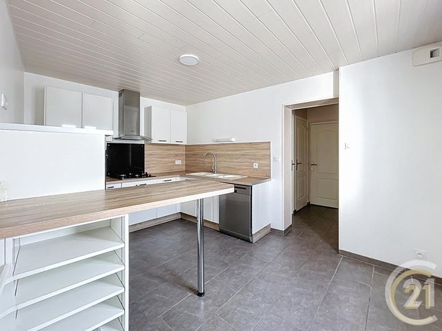 Maison &agrave; louer - 4 pi&egrave;ces - 95,11 m2 - Lacroix St Ouen - 60 - PICARDIE