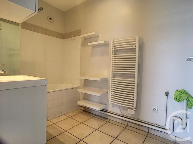 Appartement F3 &agrave; louer - 3 pi&egrave;ces - 62 m2 - Compiegne - 60 - PICARDIE