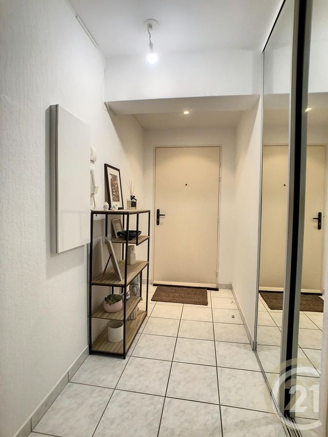 Appartement F2 &agrave; louer - 2 pi&egrave;ces - 43,70 m2 - Compiegne - 60 - PICARDIE