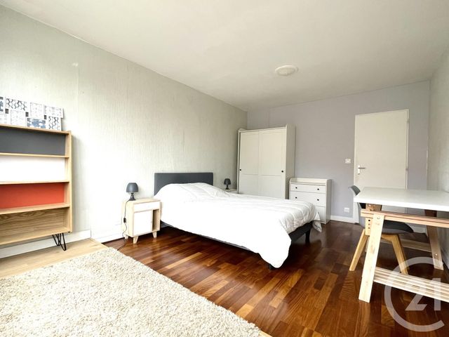 Appartement F4 &agrave; louer - 4 pi&egrave;ces - 90,90 m2 - Compiegne - 60 - PICARDIE