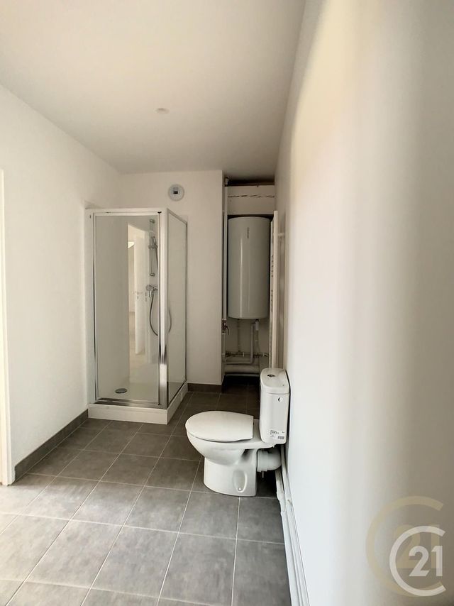 Appartement F2 &agrave; louer - 2 pi&egrave;ces - 41,70 m2 - Compiegne - 60 - PICARDIE