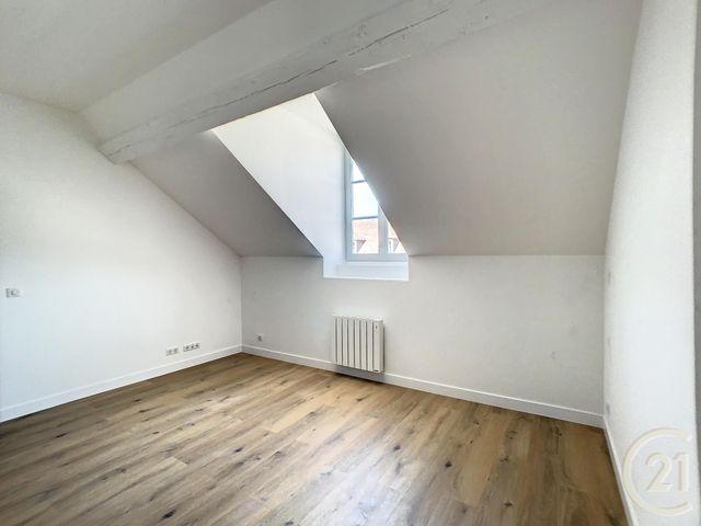 Appartement F2 &agrave; louer - 2 pi&egrave;ces - 41,70 m2 - Compiegne - 60 - PICARDIE