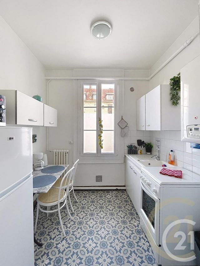 Appartement F2 &agrave; louer - 2 pi&egrave;ces - 34,69 m2 - Compiegne - 60 - PICARDIE