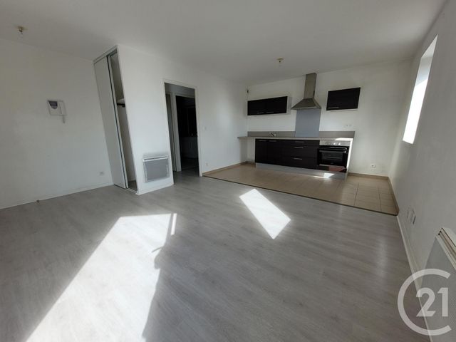 Appartement F2 &agrave; louer - 2 pi&egrave;ces - 44 m2 - Compiegne - 60 - PICARDIE