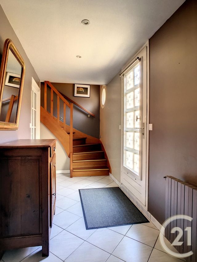 Maison &agrave; louer - 5 pi&egrave;ces - 121,07 m2 - Compiegne - 60 - PICARDIE