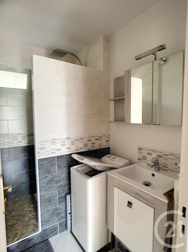 Appartement F2 &agrave; louer - 2 pi&egrave;ces - 50,65 m2 - Compiegne - 60 - PICARDIE