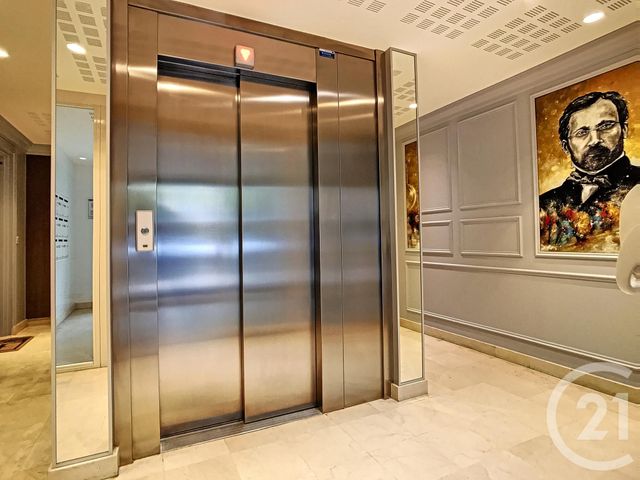 Appartement F2 &agrave; louer - 2 pi&egrave;ces - 53,72 m2 - Compiegne - 60 - PICARDIE