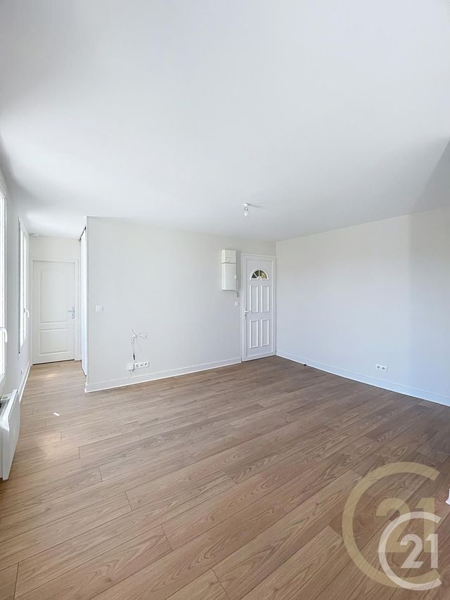 Appartement F2 &agrave; louer - 2 pi&egrave;ces - 42,23 m2 - Lacroix St Ouen - 60 - PICARDIE