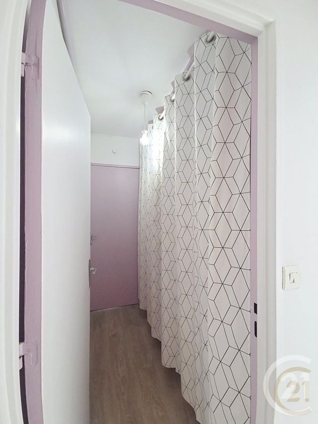 Appartement F2 &agrave; louer - 2 pi&egrave;ces - 46,72 m2 - Compiegne - 60 - PICARDIE