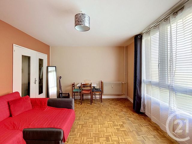 Appartement Chambre &agrave; louer - 3 pi&egrave;ces - 9,70 m2 - Compiegne - 60 - PICARDIE