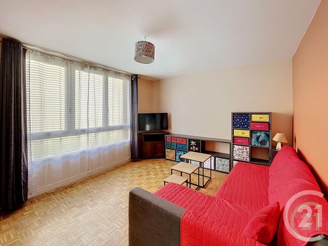Appartement Chambre &agrave; louer - 3 pi&egrave;ces - 9,70 m2 - Compiegne - 60 - PICARDIE