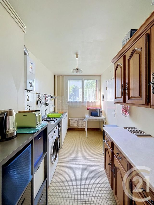 Appartement Chambre &agrave; louer - 3 pi&egrave;ces - 9,70 m2 - Compiegne - 60 - PICARDIE