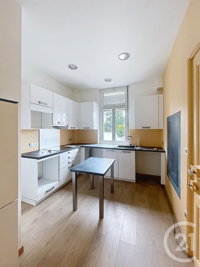 Appartement F4 &agrave; louer - 4 pi&egrave;ces - 122,25 m2 - Compiegne - 60 - PICARDIE