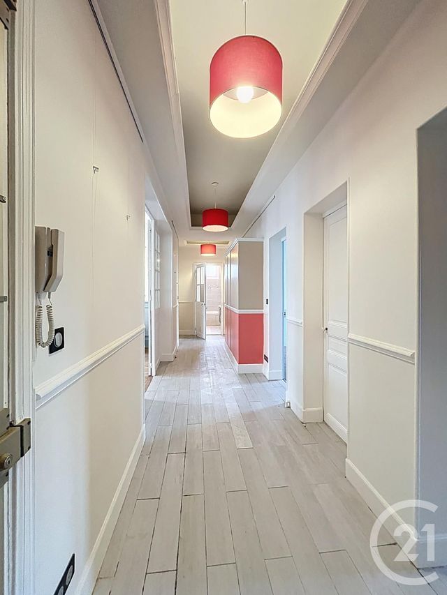 Appartement F4 &agrave; louer - 4 pi&egrave;ces - 122,25 m2 - Compiegne - 60 - PICARDIE