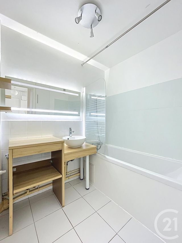 Appartement F3 &agrave; louer - 3 pi&egrave;ces - 58,33 m2 - Compiegne - 60 - PICARDIE