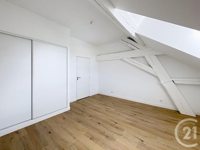 Appartement Duplex &agrave; louer - 5 pi&egrave;ces - 137,80 m2 - Compiegne - 60 - PICARDIE