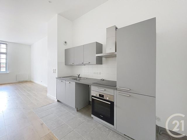 Appartement Duplex &agrave; louer - 5 pi&egrave;ces - 137,80 m2 - Compiegne - 60 - PICARDIE